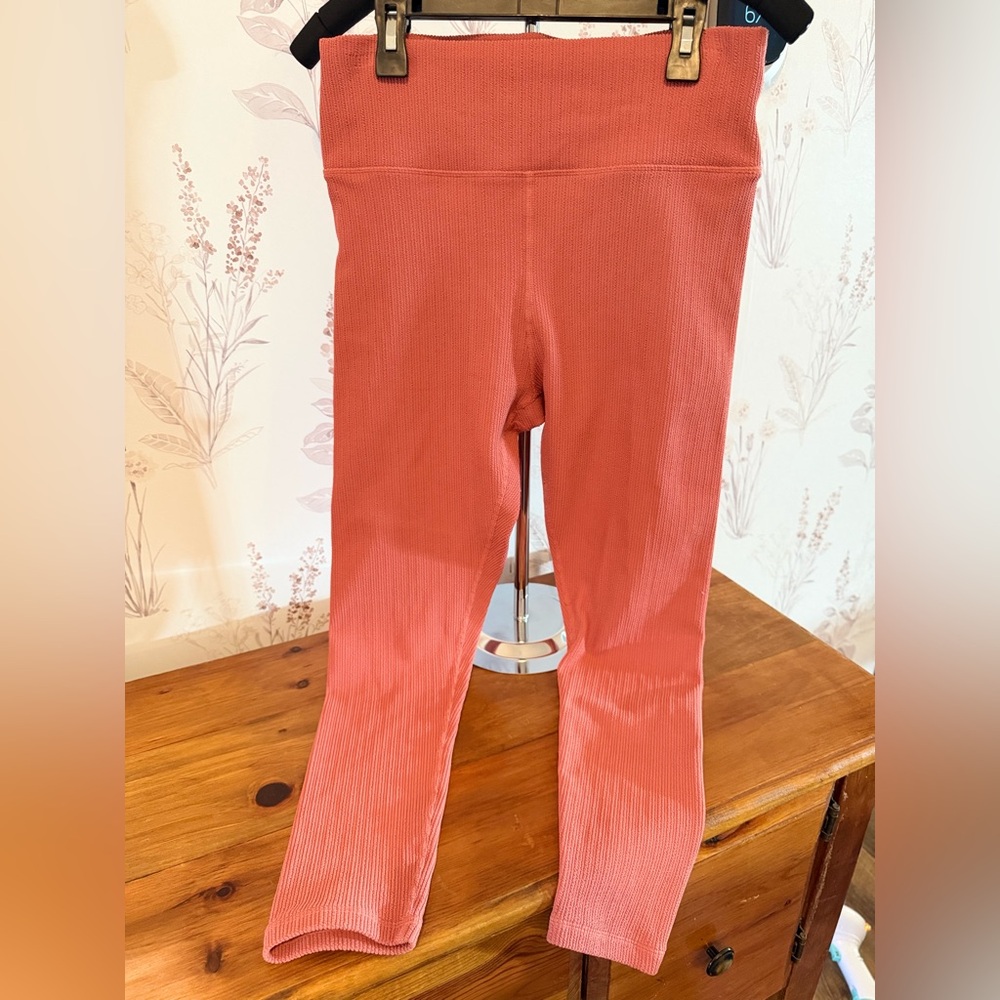 Women’s The Upside Leggings Size L